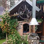 Шале Pod Sosnami Nad Jeziorem Gim