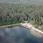Pod Sosnami Nad Jeziorem Gim Шале *
