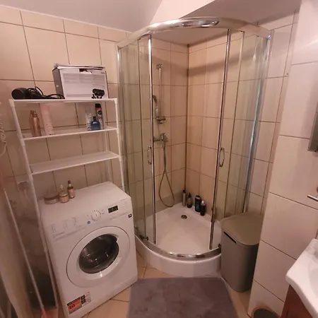 Pod Sosnami Nad Jeziorem Gim